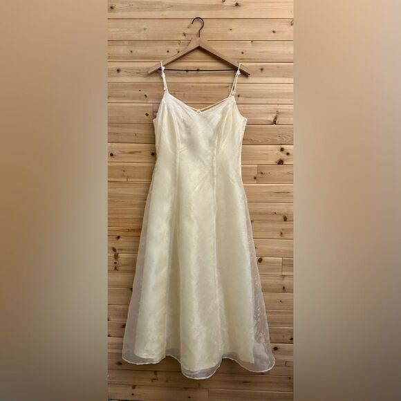 Vintage Zum Zum Niki Livas Size Medium Pale Daffodil Cross Back Floral Ball Gown - Picture 1 of 16